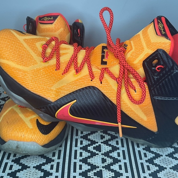 NIKE Lebron James 12 "CLE" - Picture 4 of 4